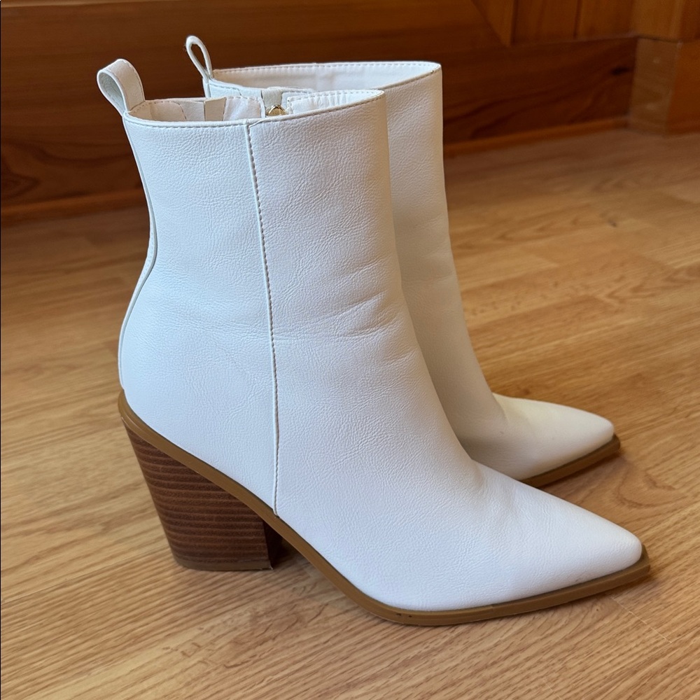 Billini Ankle Boots, white, size 9